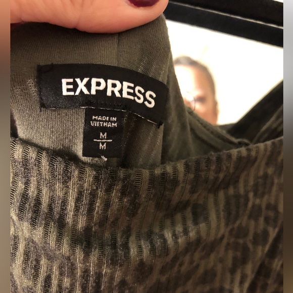 2 dress bundles from Express! Size M, 16 PTP, 35 inches long 65%poly,35%Rayon - Picture 9 of 10